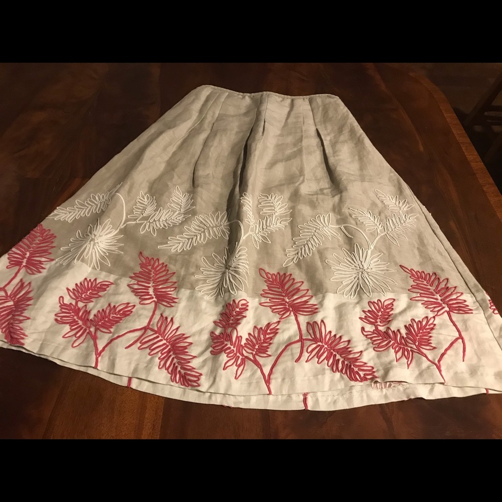 Beautiful embroidered skirt mid calf